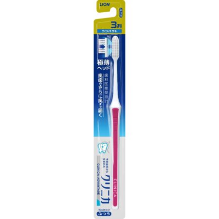 Clinica Advantage toothbrush, 3-row, compact, regular